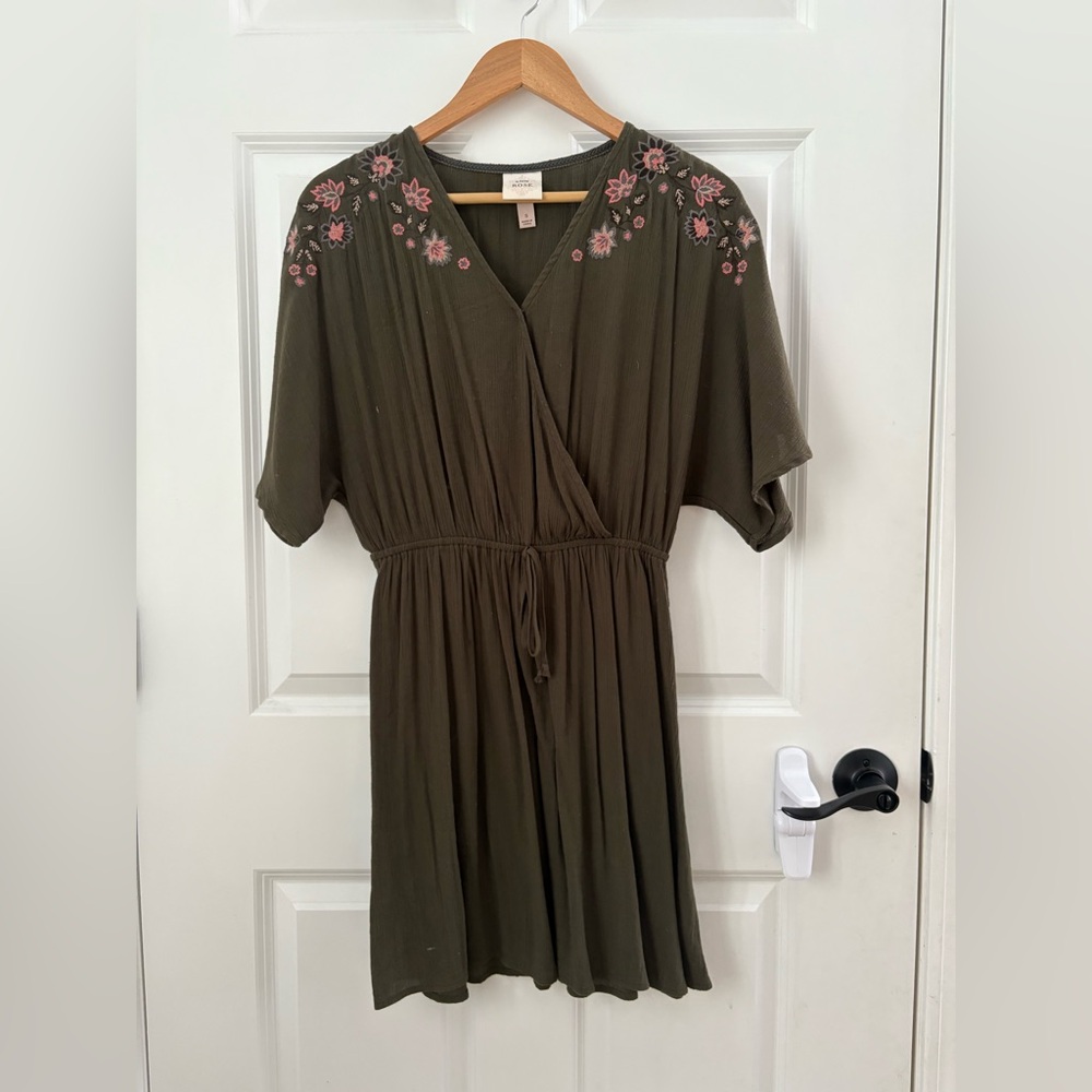 Knox Rose embroidered dress size small